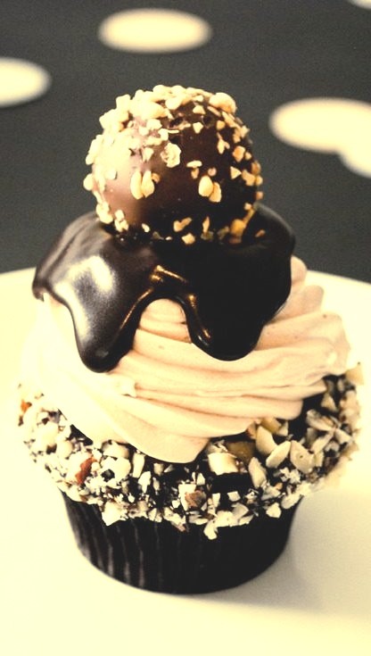 Godiva Hazelnut Crunch Cupcakes (The Cake Blog)